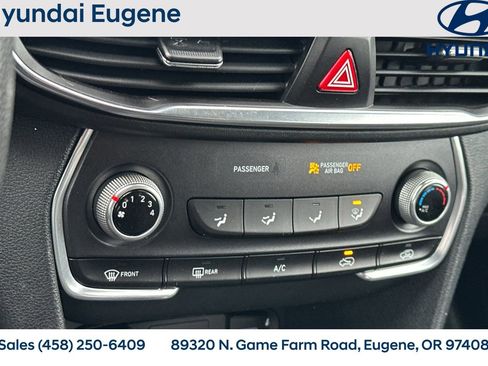 Used 2019 Hyundai Santa Fe SE image 25