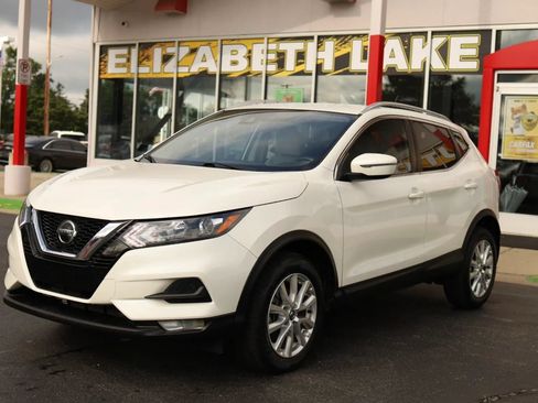 Used 2021 Nissan Rogue Sport SV FWD image 3