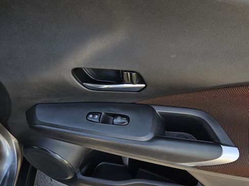 Used 2023 Nissan Kicks SR image 9