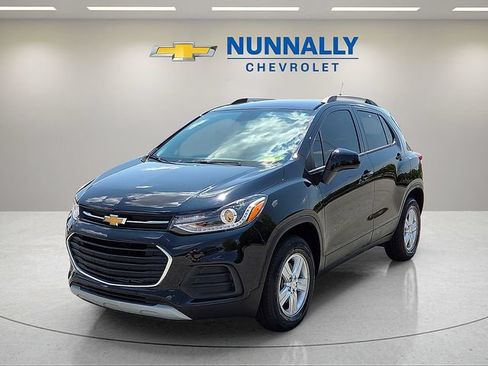Used 2022 Chevrolet Trax LT w/ LT Convenience Package AWD/4WD image 1
