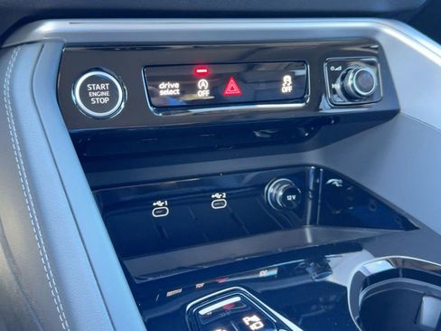 New 2025 Audi Q5 Prestige image 19