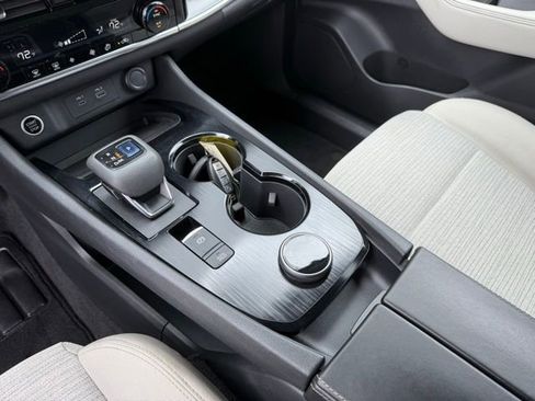 Certified 2022 Nissan Rogue SV image 22