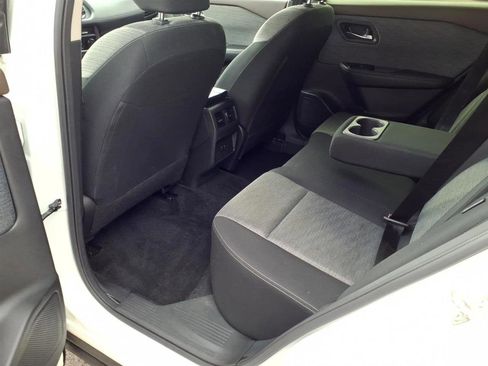 Used 2023 Nissan Rogue SV image 8