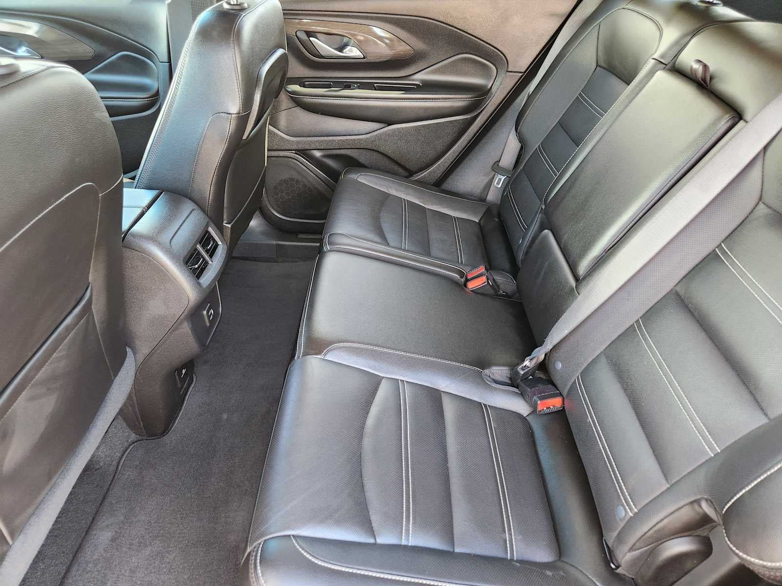 Used 2024 GMC Terrain Denali AWD/4WD image 9