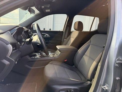 Used 2023 Chevrolet Traverse LT image 10
