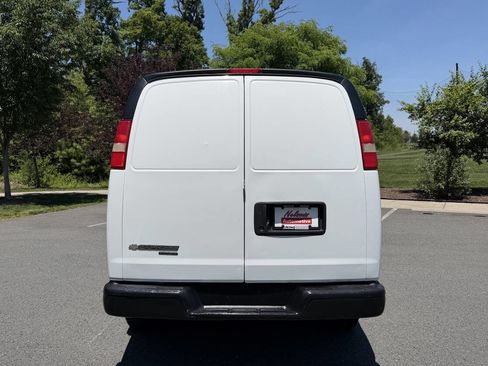 Used 2012 Chevrolet Express 2500 RWD image 4