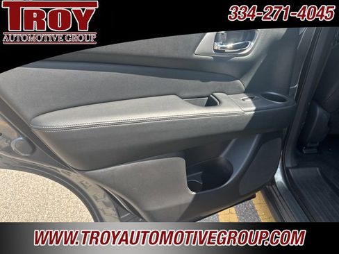 Used 2020 Nissan Pathfinder S image 17