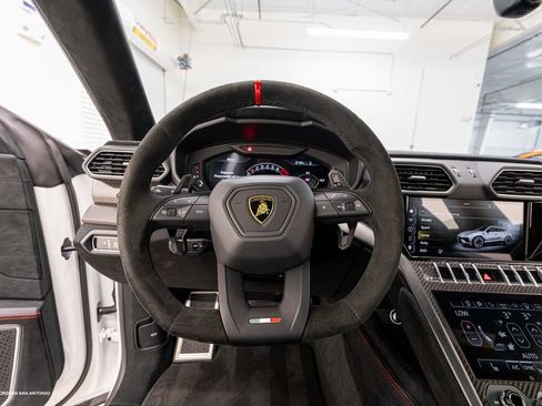 Used 2023 Lamborghini Urus Performante image 49