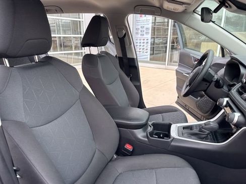 Used 2025 Toyota RAV4 XLE image 27