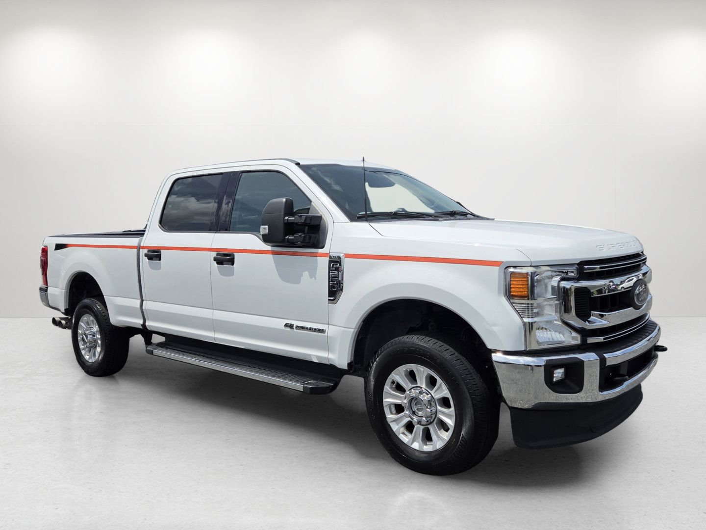 Used 2022 Ford F250 XLT w/ XLT Value Package AWD/4WD image 3