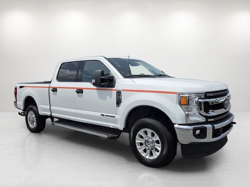 Used 2022 Ford F250 XLT w/ XLT Value Package AWD/4WD image 3