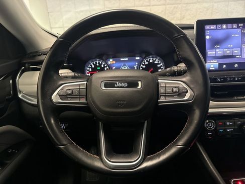 Used 2022 Jeep Compass Limited image 14