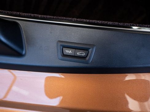 Used 2023 Rolls-Royce Cullinan w/ Cullinan Package image 72