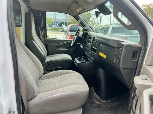Used 2020 Chevrolet Express 2500 RWD image 19