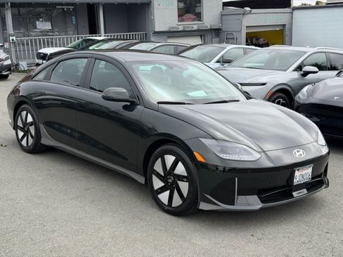 Used 2023 Hyundai Ioniq 6 SE AWD/4WD image 3