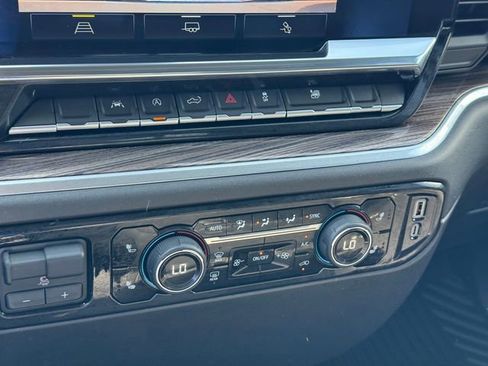 Used 2025 Chevrolet Silverado 1500 LT w/ LPO, Dark Essentials Package image 18