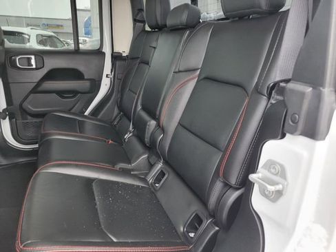 Used 2020 Jeep Gladiator Rubicon w/ Advanced Safety Group image 14