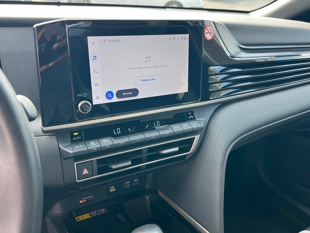 Used 2025 Toyota Camry SE FWD image 19