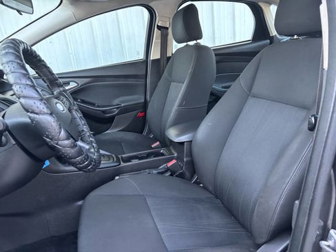 Used 2015 Ford Focus SE image 11