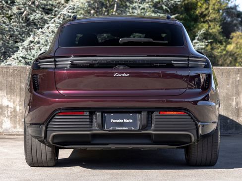 Certified 2024 Porsche Macan Turbo Electric AWD/4WD image 10