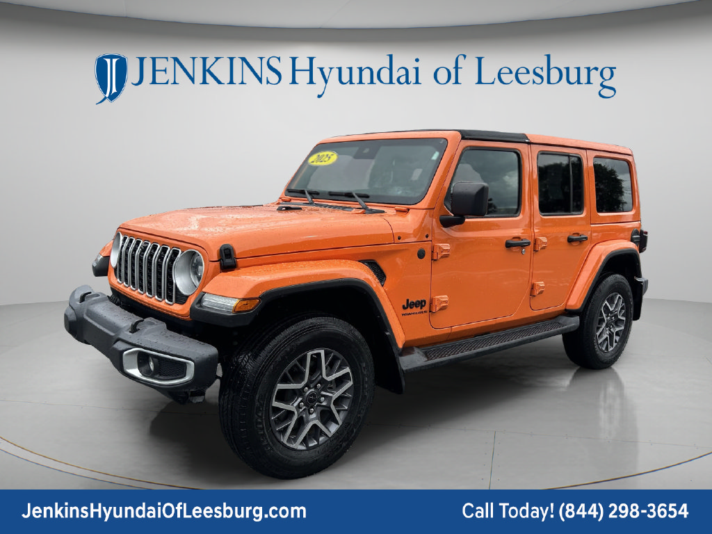 Used 2025 Jeep Wrangler Unlimited Sahara AWD/4WD image 11