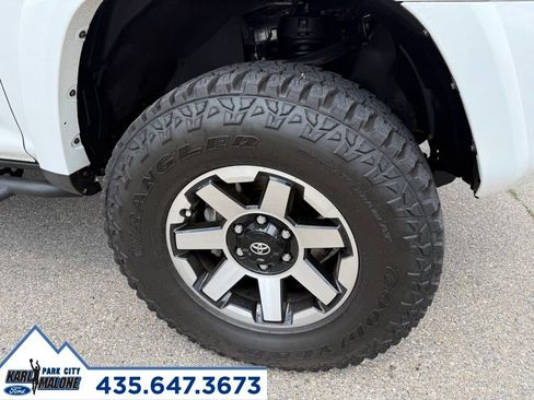 Used 2020 Toyota 4Runner TRD Off-Road AWD/4WD image 9