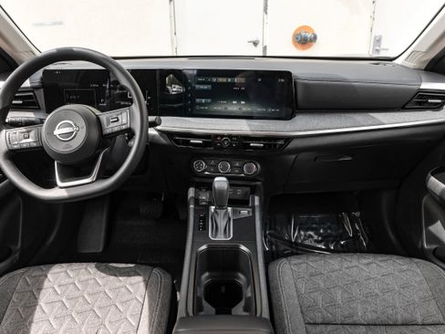 Used 2025 Nissan Kicks SV w/ Illumination Package FWD image 13