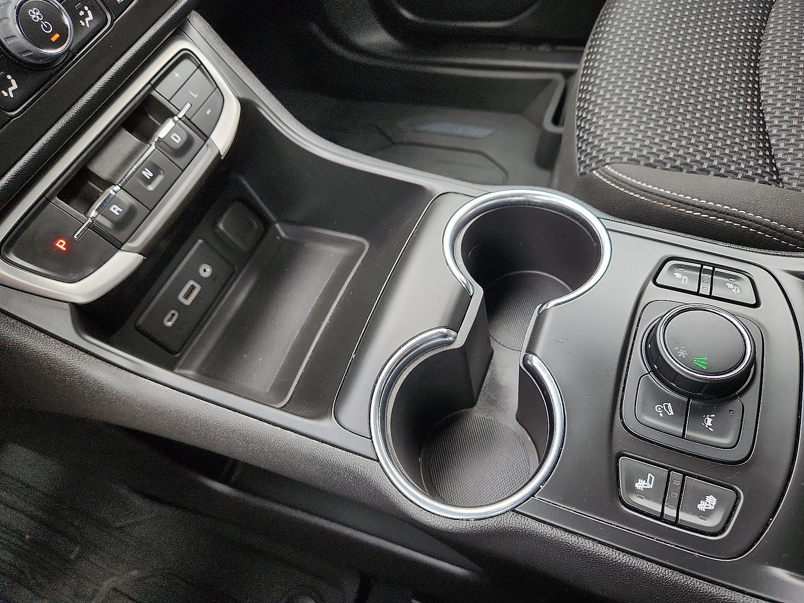 Used 2023 GMC Terrain SLE w/ Driver Convenience Package FWD image 26