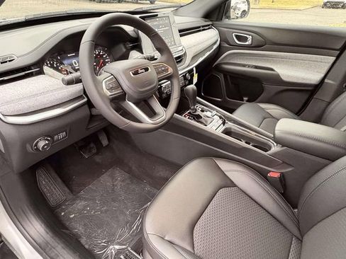 New 2026 Jeep Compass Latitude image 21