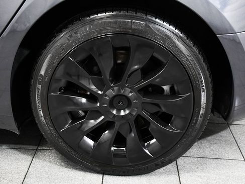 Used 2023 Tesla Model 3 Standard Range image 8