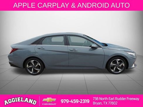 Used 2022 Hyundai Elantra Limited image 2