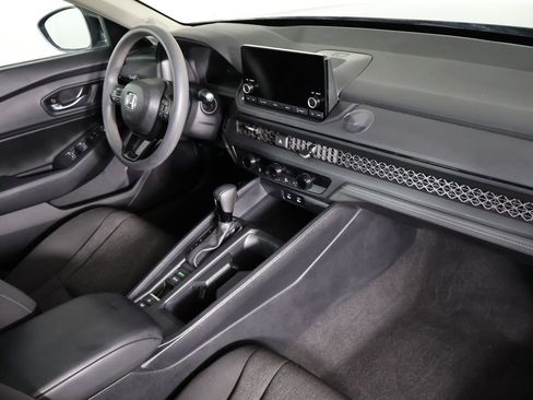 Used 2025 Honda Accord SE image 28