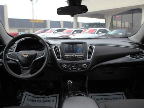 Used 2018 Chevrolet Malibu LS w/ LPO, Convenience Package 1 image 19