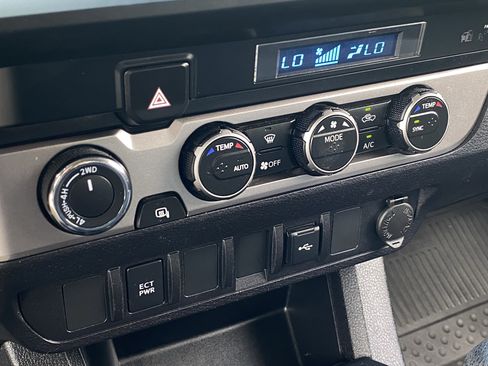 Used 2023 Toyota Tacoma SR AWD/4WD image 23