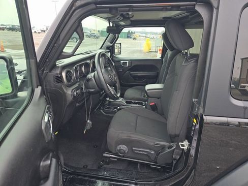 Used 2021 Jeep Wrangler Sport S image 5