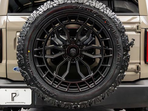 Used 2025 Ford Bronco Outer Banks AWD/4WD image 18