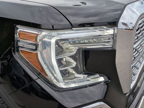 Used 2021 GMC Sierra 1500 Denali w/ Denali Premium Package image 10