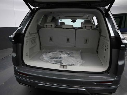 New 2026 Buick Enclave Avenir w/ Super Cruise Package AWD/4WD image 13
