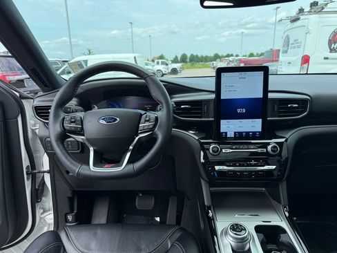 Used 2022 Ford Explorer ST w/ Equipment Group 401A AWD/4WD image 15