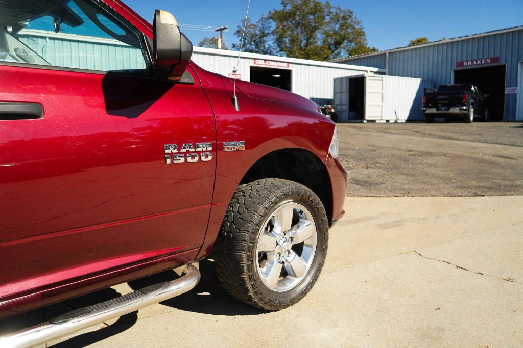 Used 2017 RAM 1500 Express AWD/4WD image 19