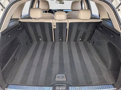 Used 2018 Mercedes-Benz GLC 300 4MATIC image 6