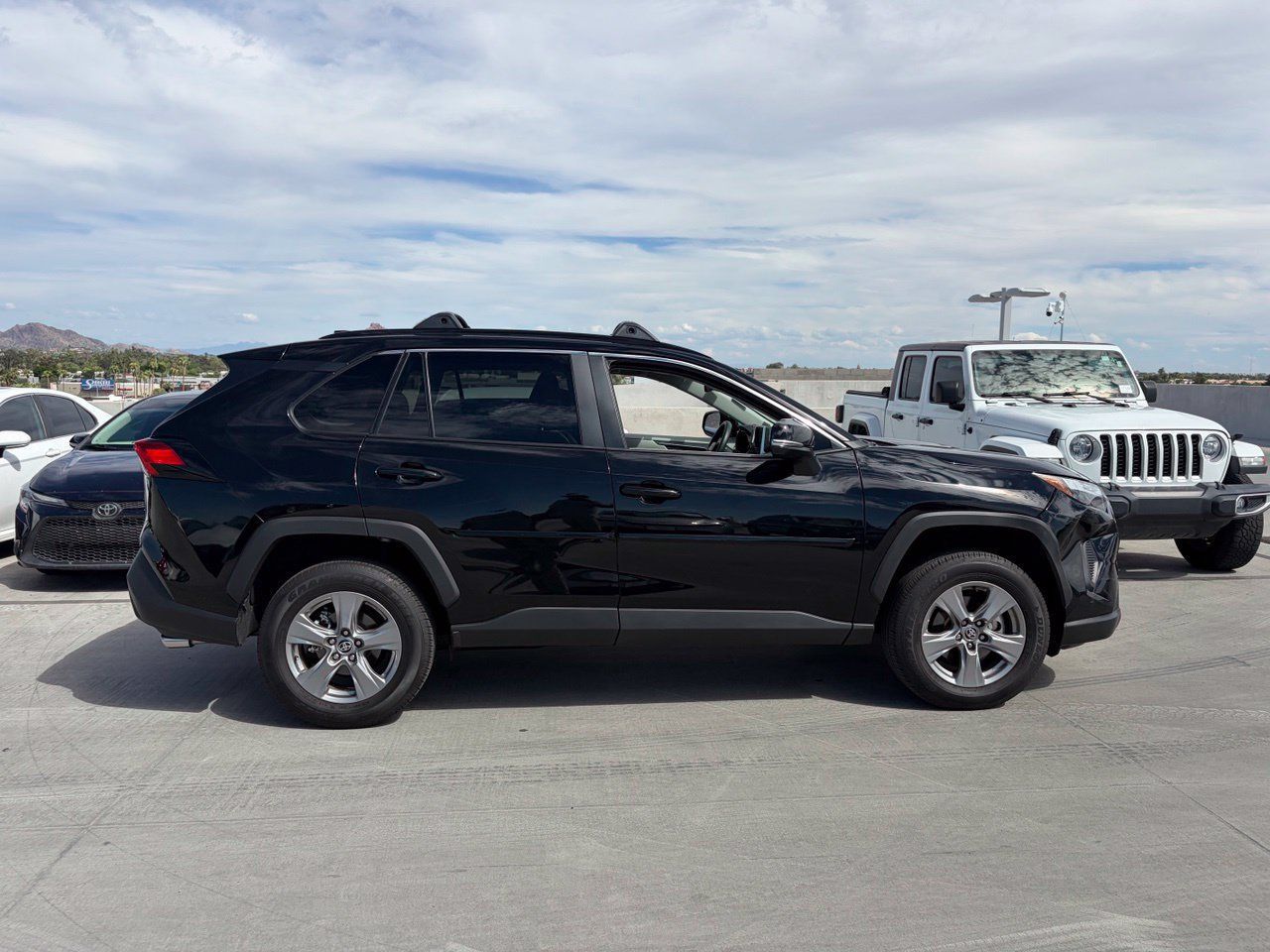 Used 2025 Toyota RAV4 XLE FWD image 3