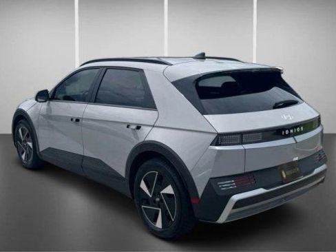 Used 2025 Hyundai Ioniq 5 SEL RWD image 5