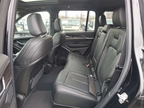 New 2026 Jeep Grand Cherokee Limited w/ Limited Altitude Package AWD/4WD image 5
