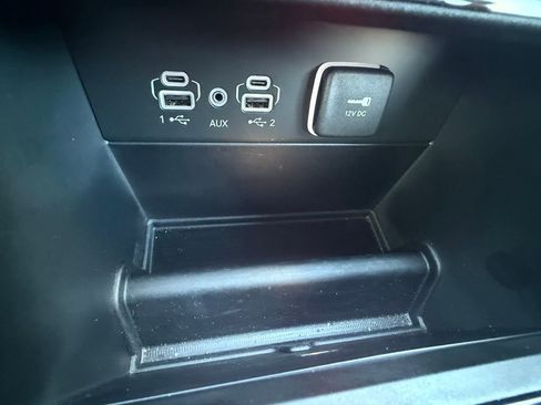 Certified 2025 Jeep Grand Cherokee Limited w/ Black Appearance Package image 16