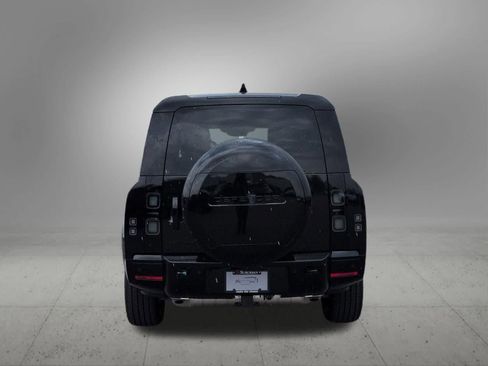New 2026 Land Rover Defender 130 X-Dynamic SE AWD/4WD image 5