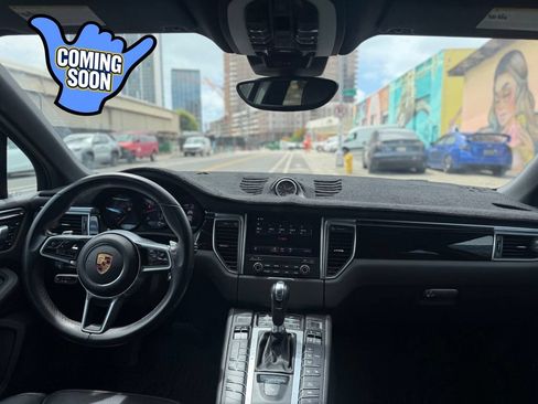 Used 2018 Porsche Macan AWD/4WD image 20