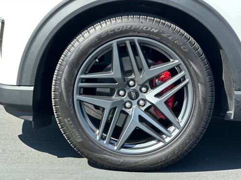 Used 2025 Ford Explorer ST image 27