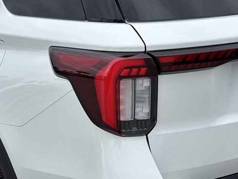 Certified 2025 Ford Explorer ST-Line w/ Premium Package image 7