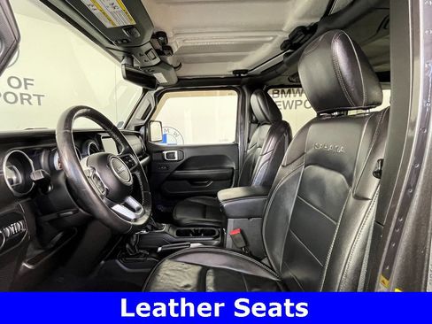 Used 2018 Jeep Wrangler Unlimited Sahara image 11